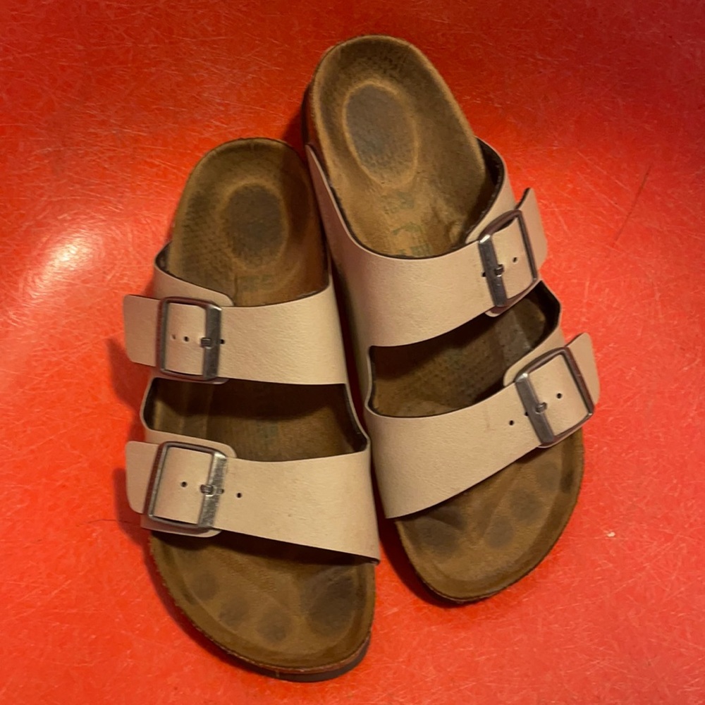 Vegan Arizona Birkenstocks in Taupe